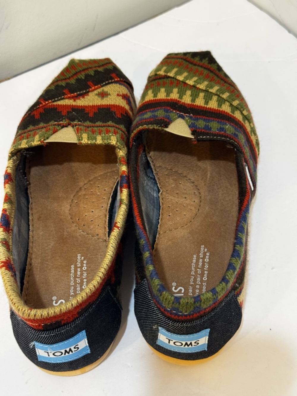 TOMS Kilim Aztec Multicolor Slip-On Flats with Tribal Pattern size 10 - Picture 4 of 8